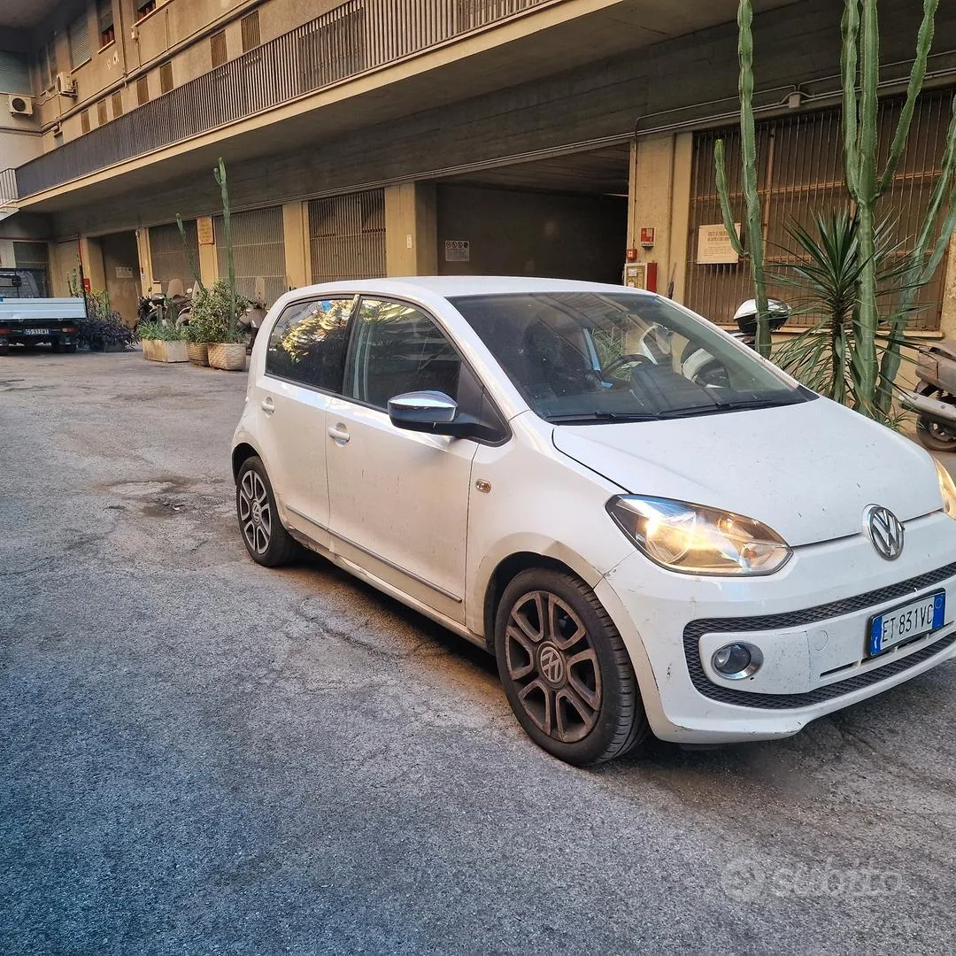 Volkswagen Up 2015 photo 5