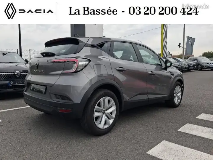 Renault Captur 2024 photo 2