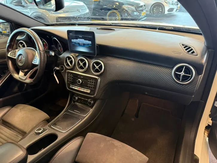 Mercedes-Benz A-Class 2016 photo 2