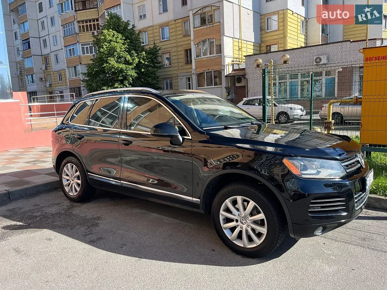 Volkswagen Touareg 2011 photo 2