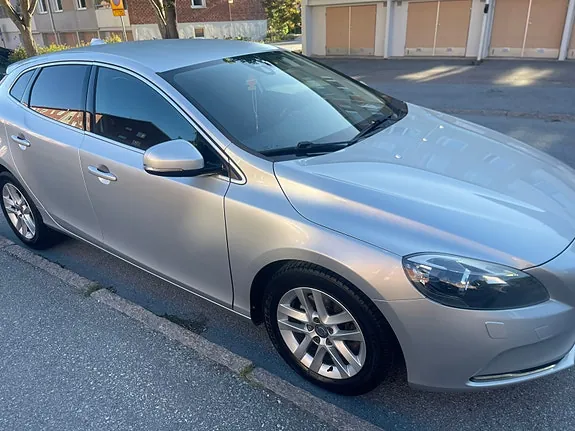 Volvo V40 2015 photo 2