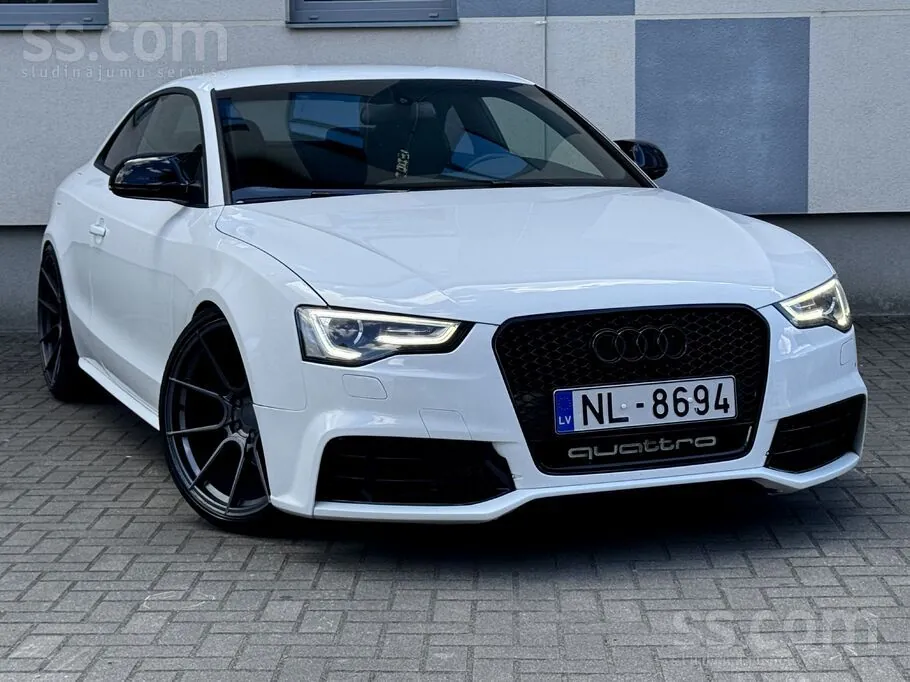 Audi A5 2011 photo 2
