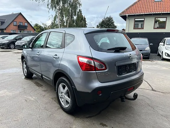 Nissan Qashqai 2010 photo 3