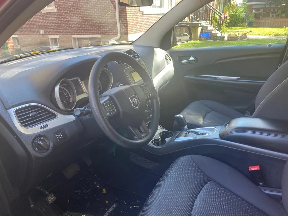 Dodge Journey 2012 photo 3