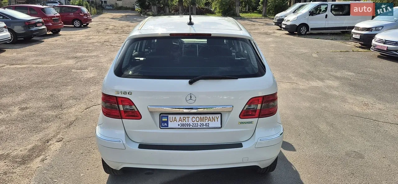 Mercedes-Benz B-Class 2010 photo 3