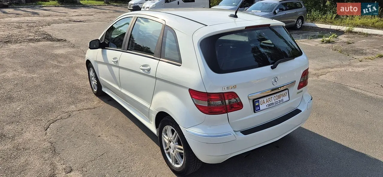 Mercedes-Benz B-Class 2010 photo 4