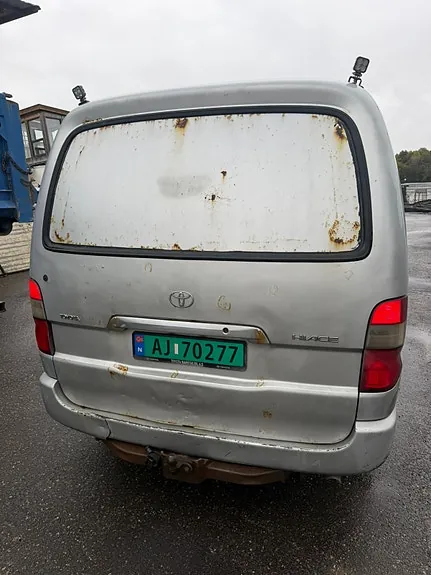 Toyota Hiace 2010 photo 5