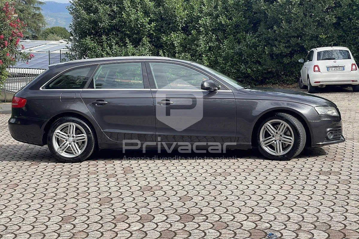 Audi A4 Avant 2011 photo 4