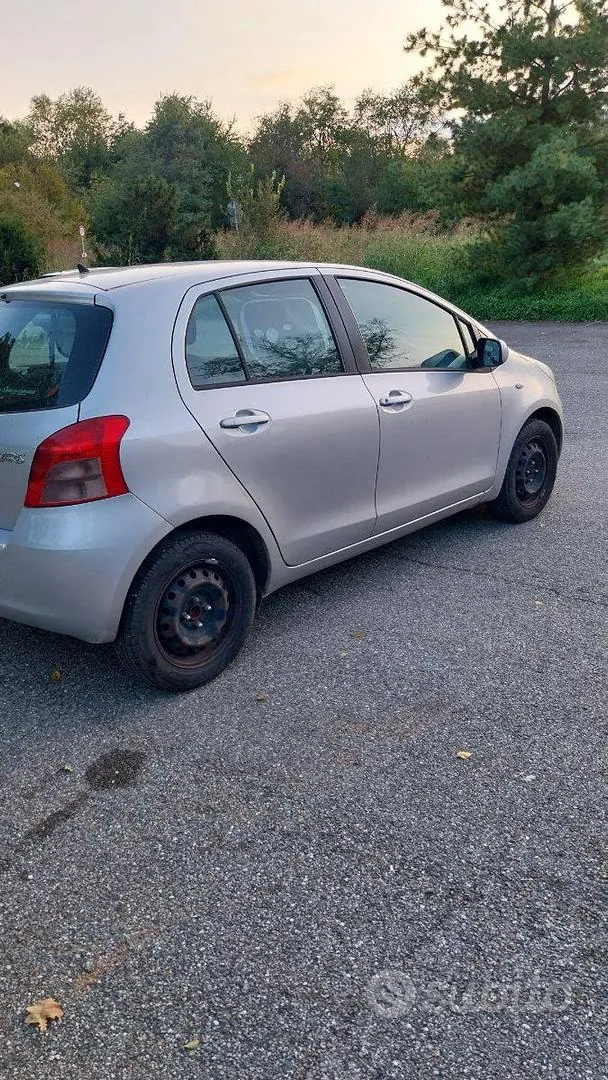 Toyota Yaris 2007 photo 3