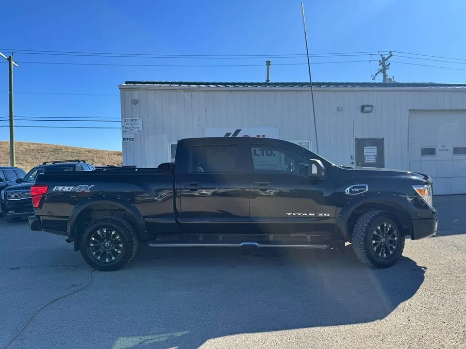 Nissan Titan 2018 photo 2