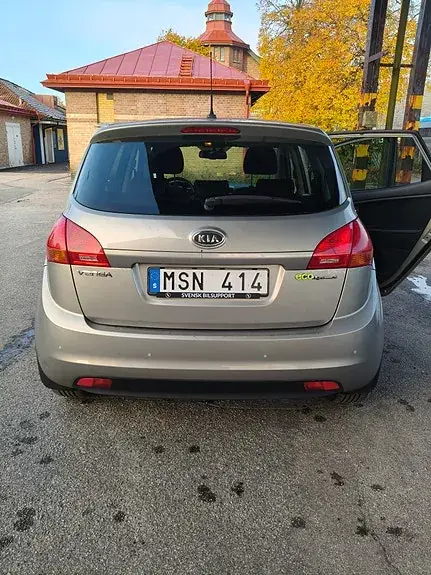 Kia Venga 2013 photo 2