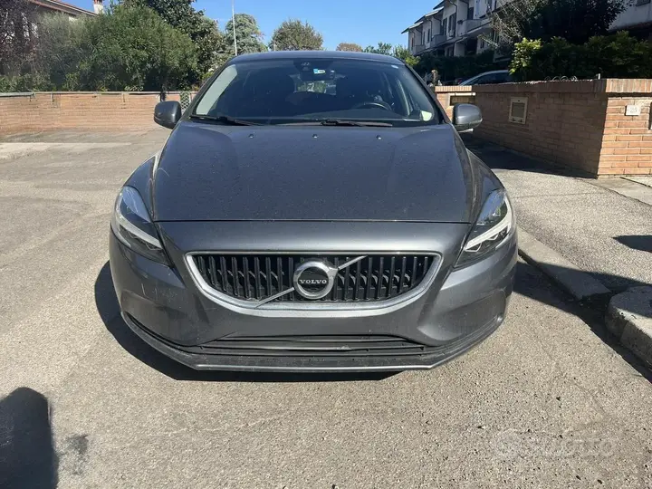 Volvo V40 2017 photo 2