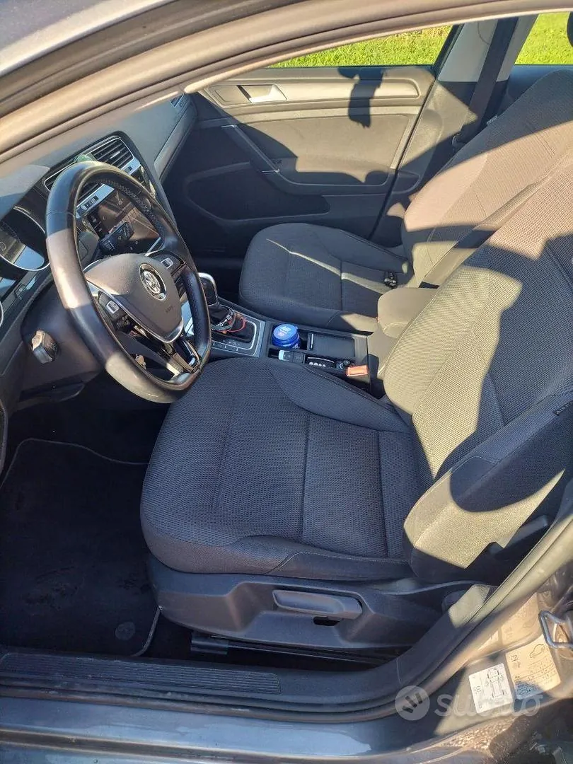 Volkswagen Golf 2019 photo 2