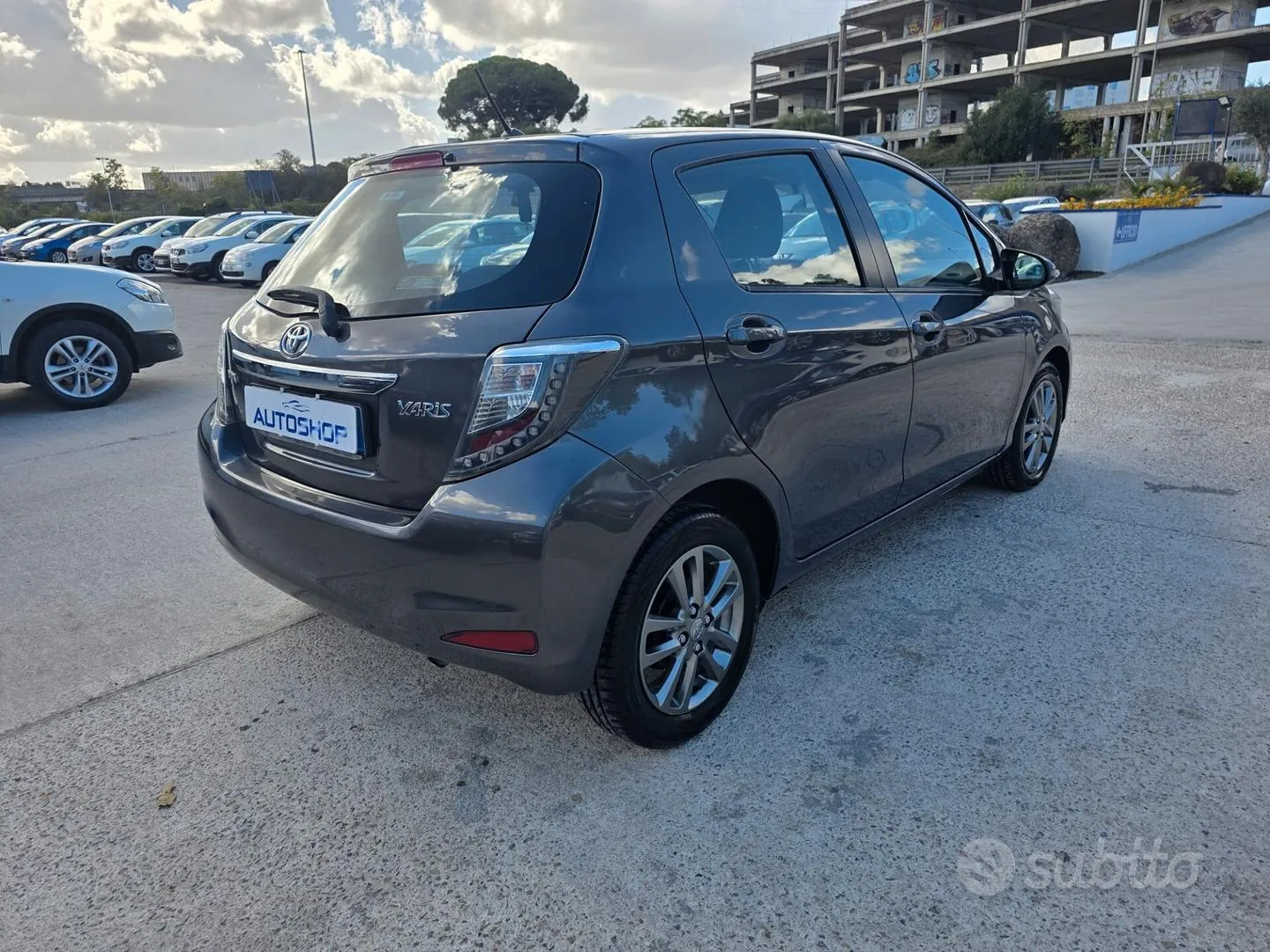 Toyota Yaris 2014 photo 4