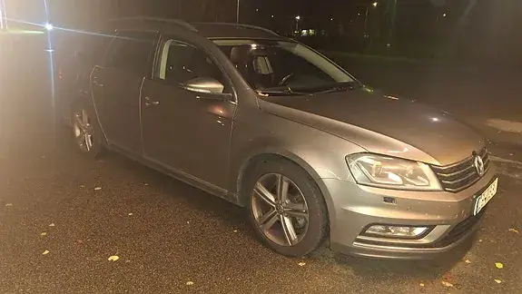 Volkswagen Passat 2014 photo 2