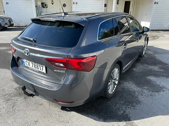 Toyota Avensis 2015 photo 4