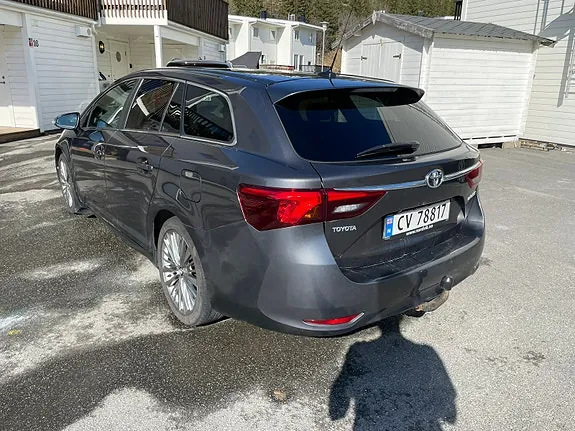 Toyota Avensis 2015 photo 3