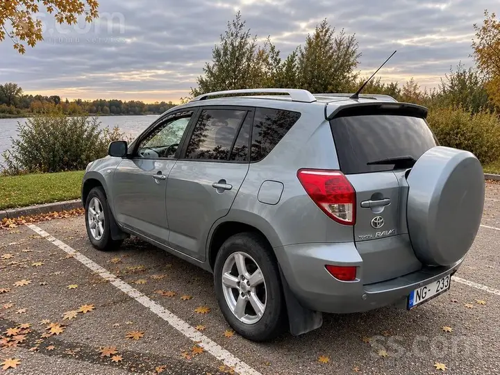Toyota Rav4 2006 photo 2