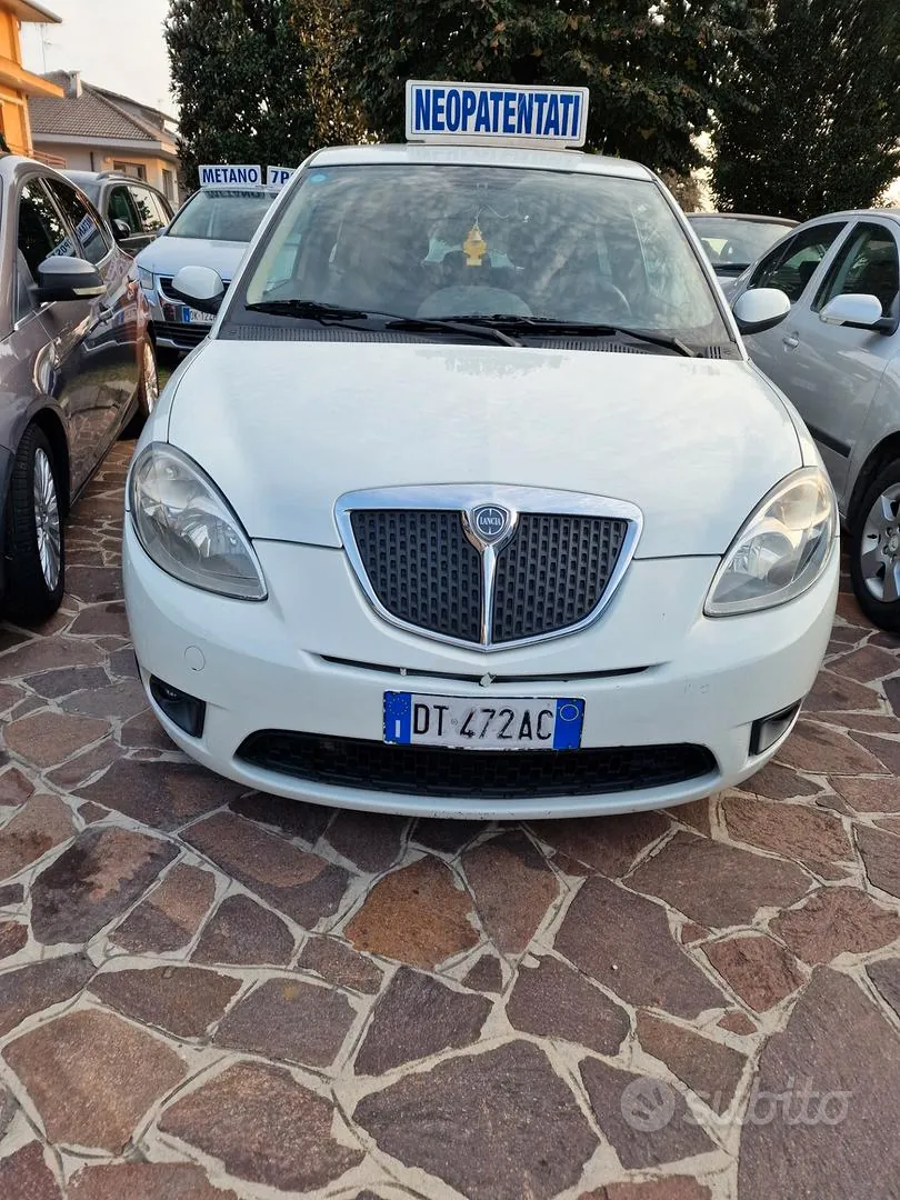 Lancia Ypsilon