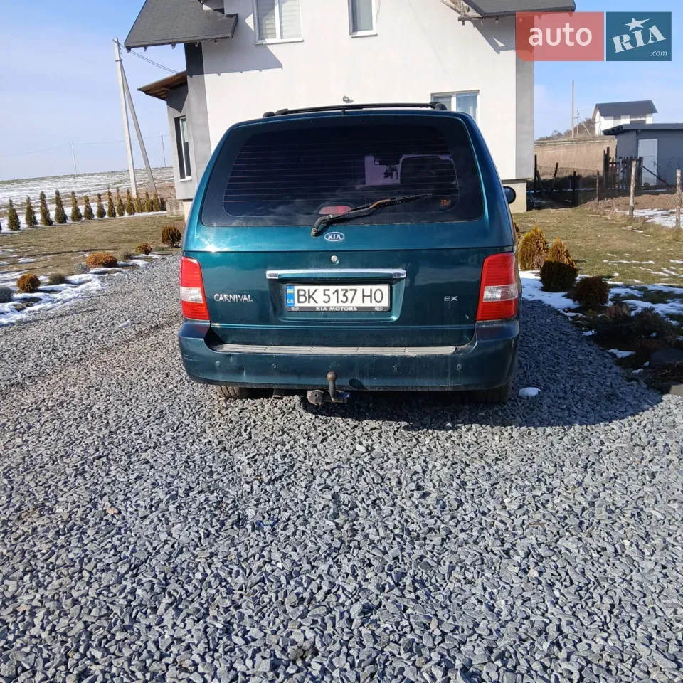 Kia Carnival 2003 photo 2