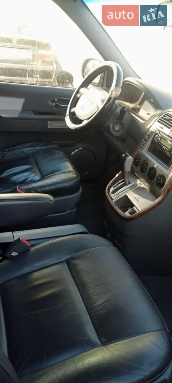 Kia Carnival 2003 photo 5