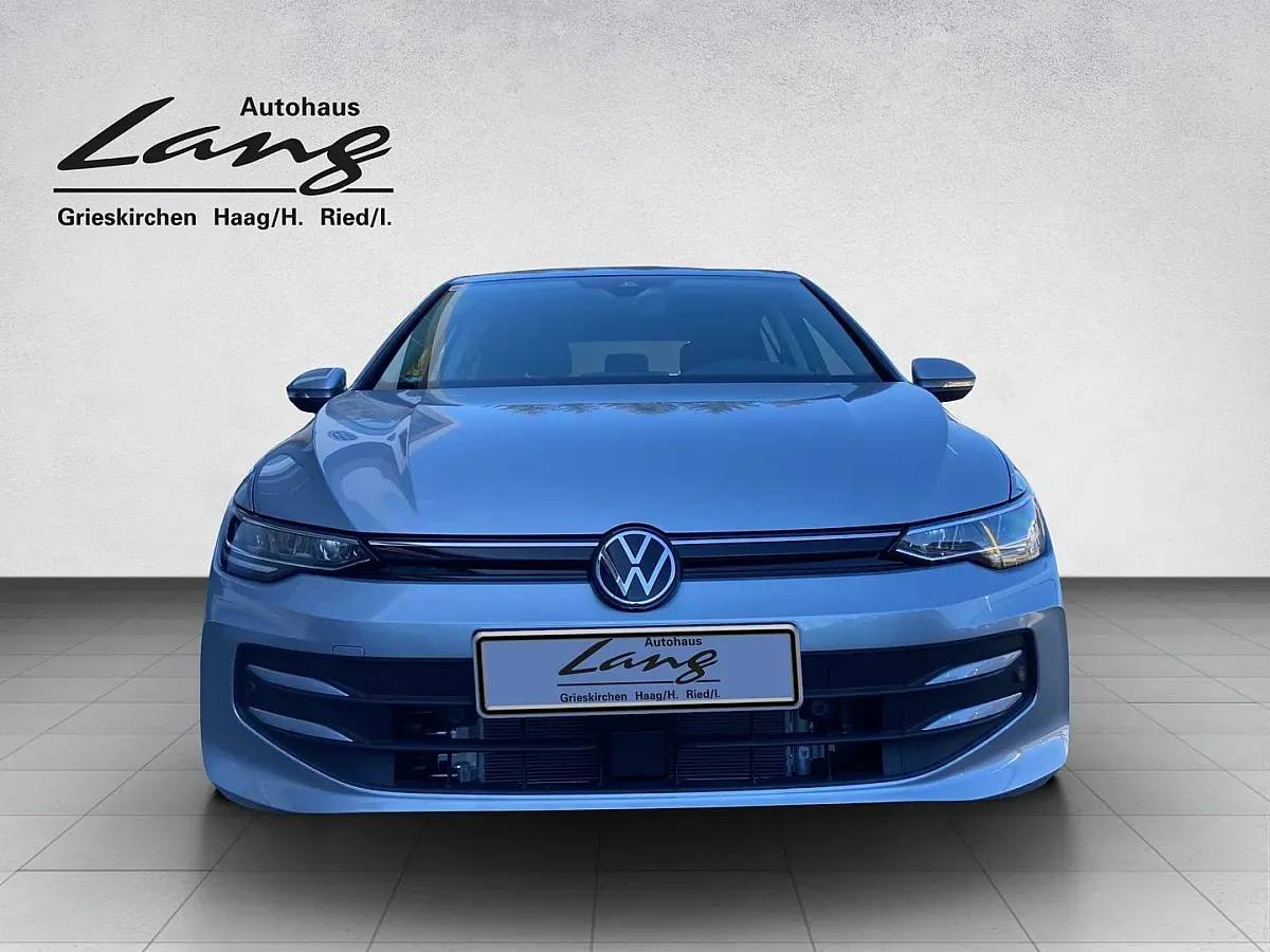 Volkswagen Golf 2025 photo 2