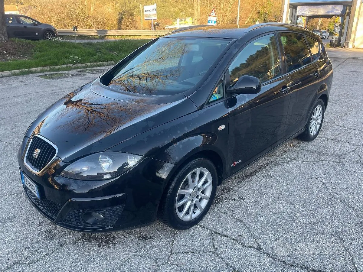 Seat Altea 2011 photo 2