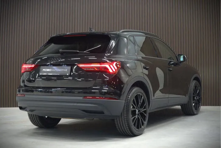 Audi Q3 2022 photo 2