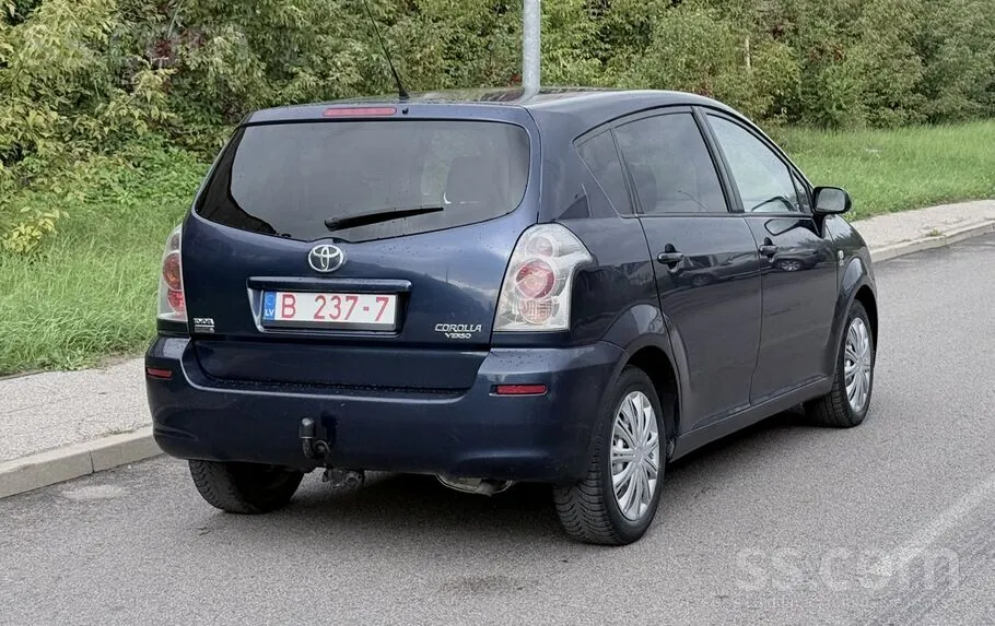 Toyota Corolla Verso 2004 photo 3
