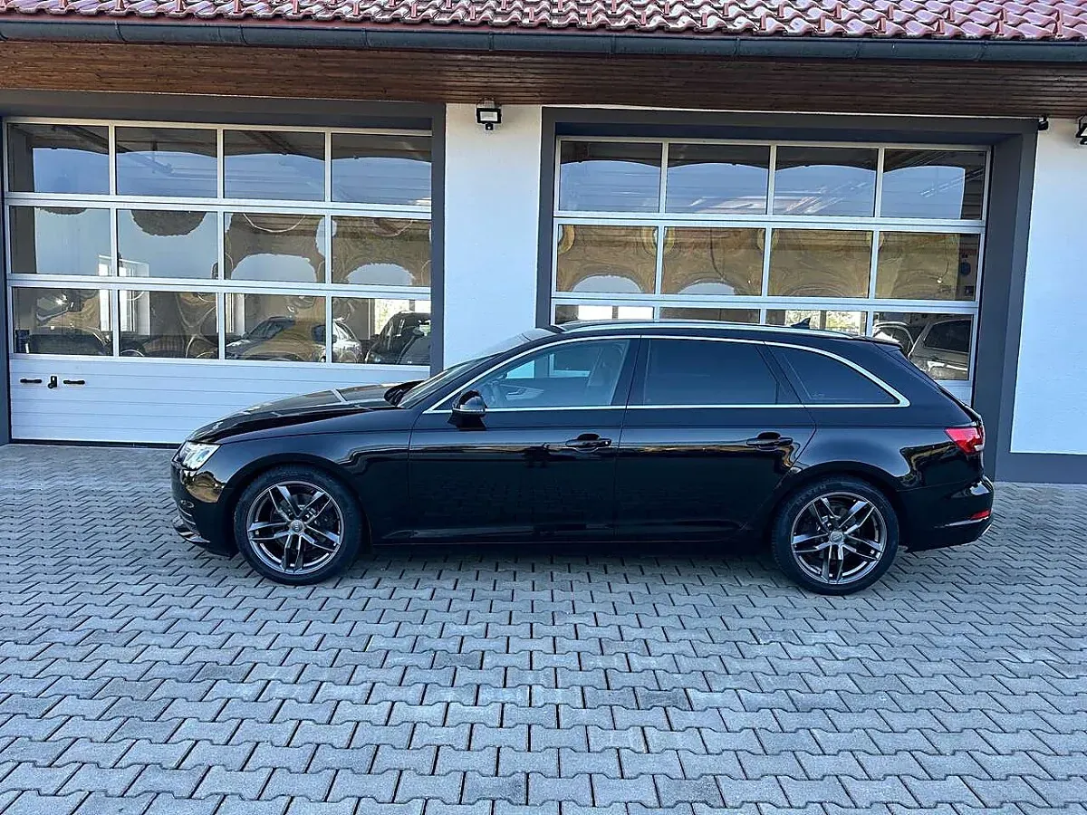 Audi A4 2019 photo 2