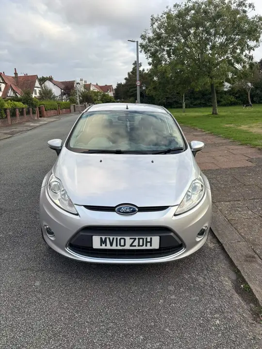 Ford Fiesta 2010 photo 4