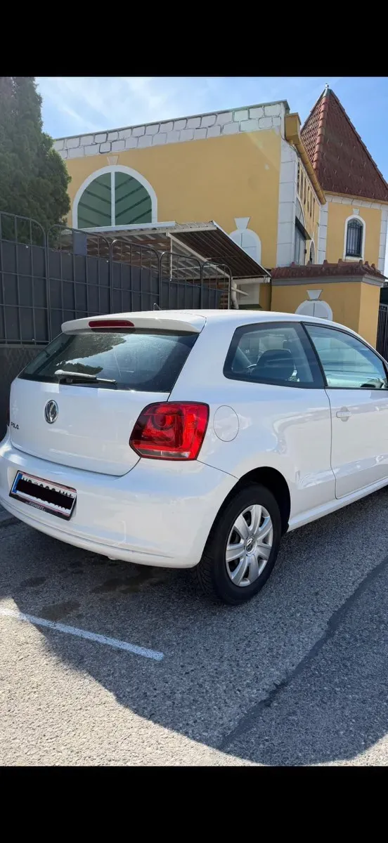 Volkswagen Polo 2011 photo 2