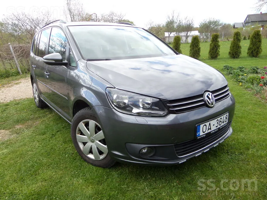 Volkswagen Touran 2010 photo 2
