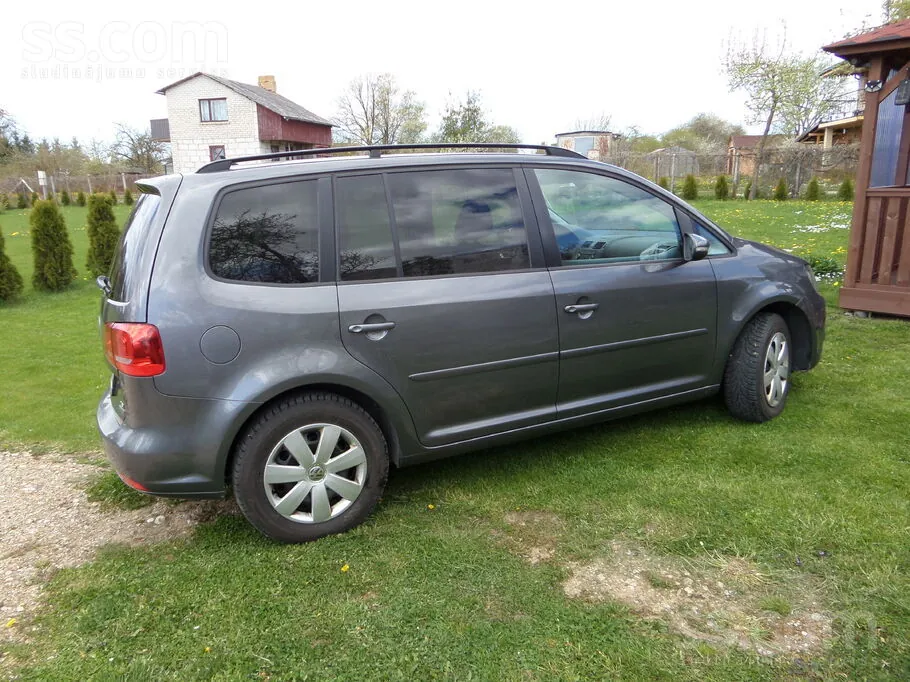 Volkswagen Touran 2010 photo 3