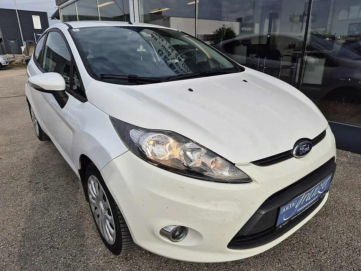 Ford Fiesta 2012 photo 2
