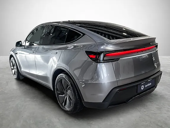 Tesla Model Y 2025 photo 3