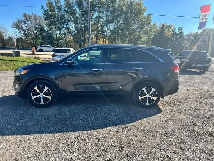 Kia Sorento 2016 photo 2