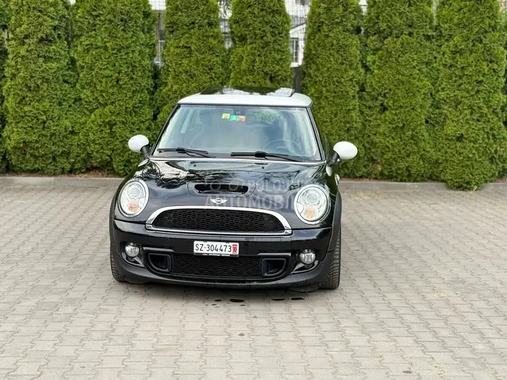 Mini Cooper S 2010 photo 2