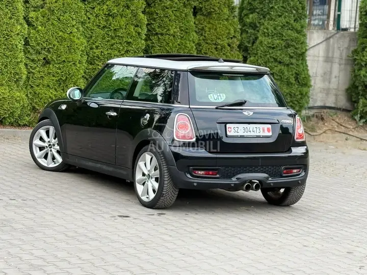 Mini Cooper S 2010 photo 4