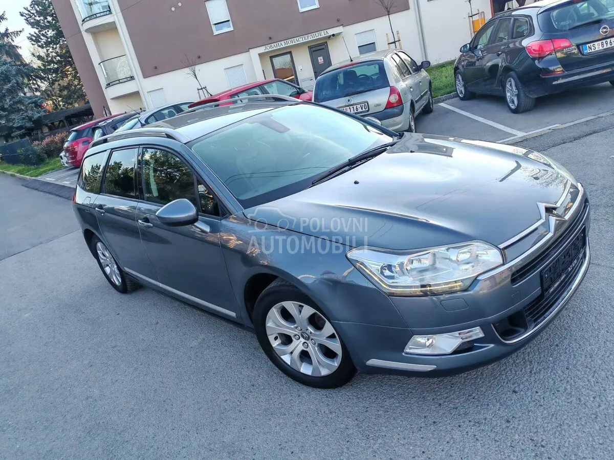 Citroen C5 2012 photo 2