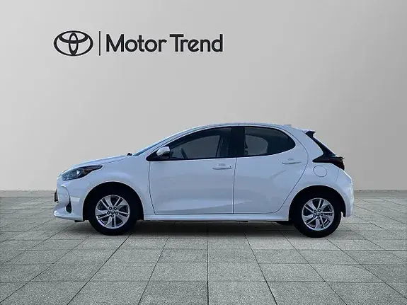 Toyota Yaris 2023 photo 4