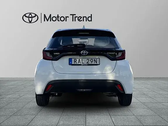 Toyota Yaris 2023 photo 5