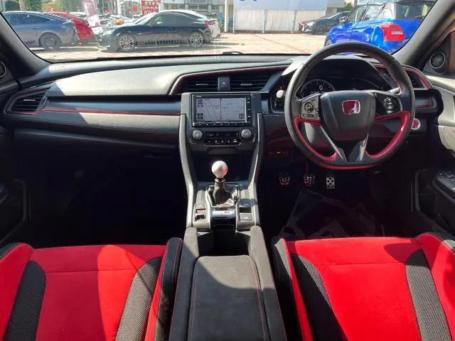 Honda Civic Type R 2019 photo 2