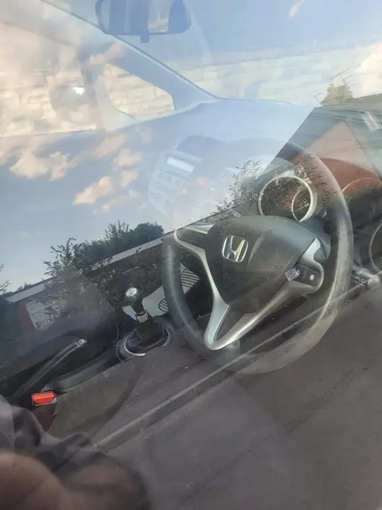Honda Jazz 2011 photo 2