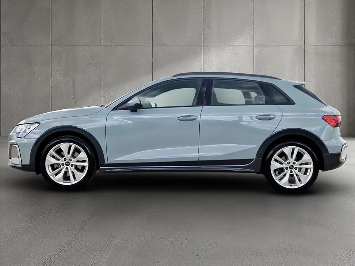Audi A3 2024 photo 2
