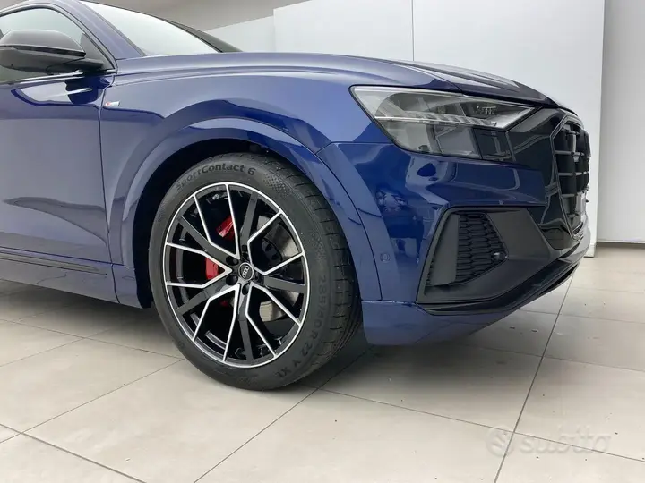 Audi Q8 2021 photo 2
