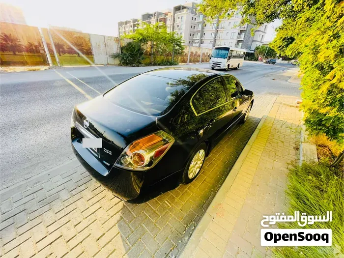 Nissan Altima 2010 photo 2
