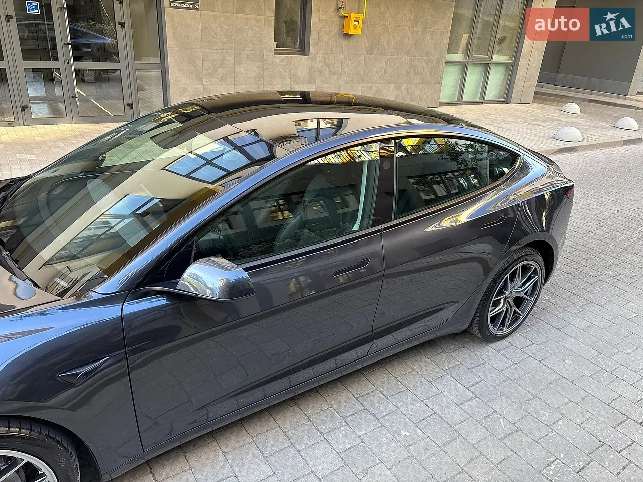 Tesla Model 3 2025 photo 4