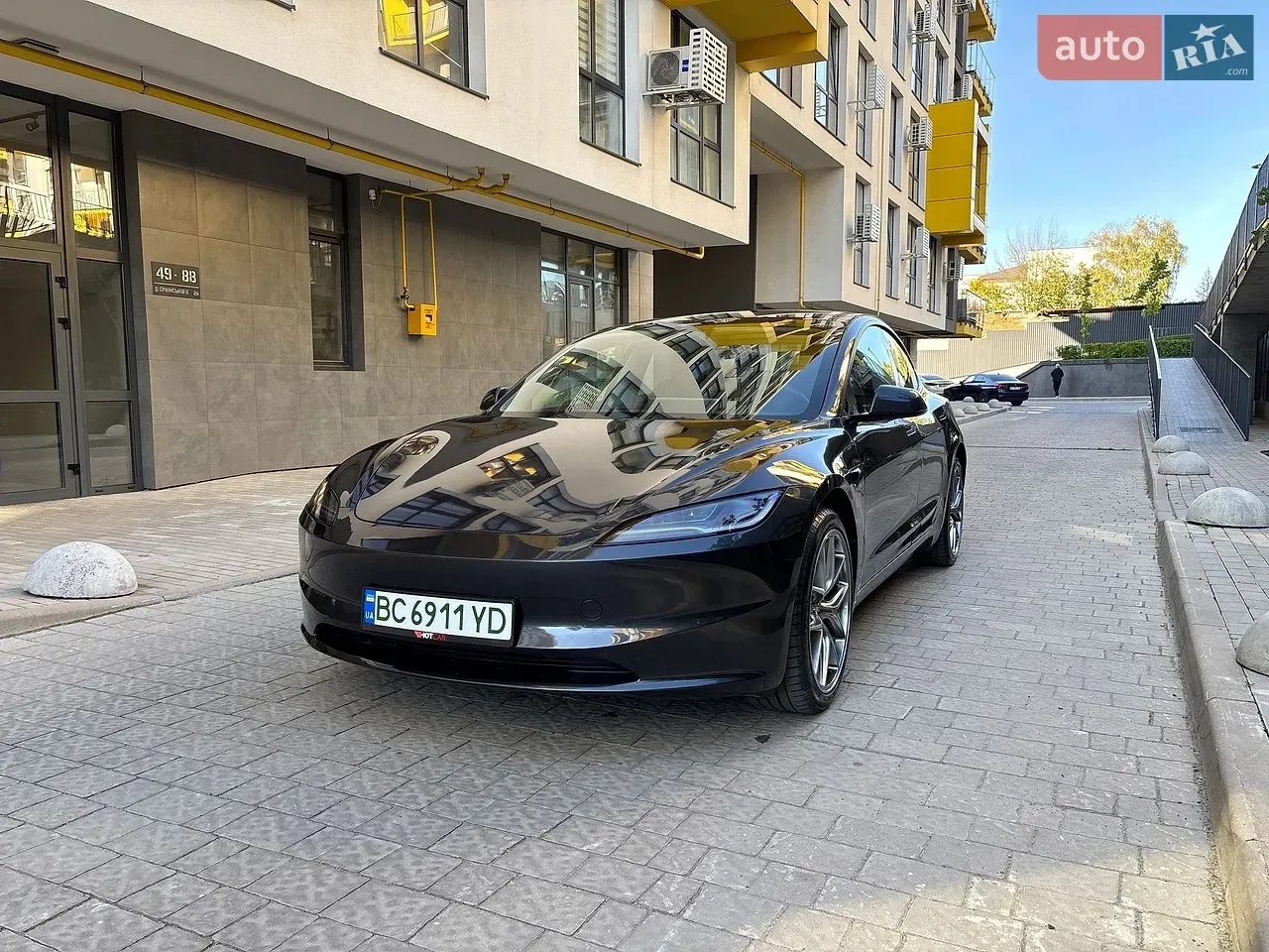 Tesla Model 3 2025 photo 3