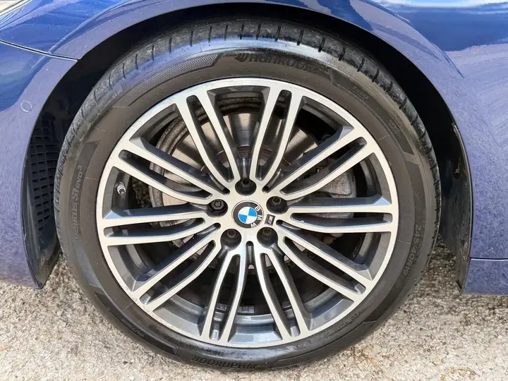BMW 5 Series 2018 photo 4
